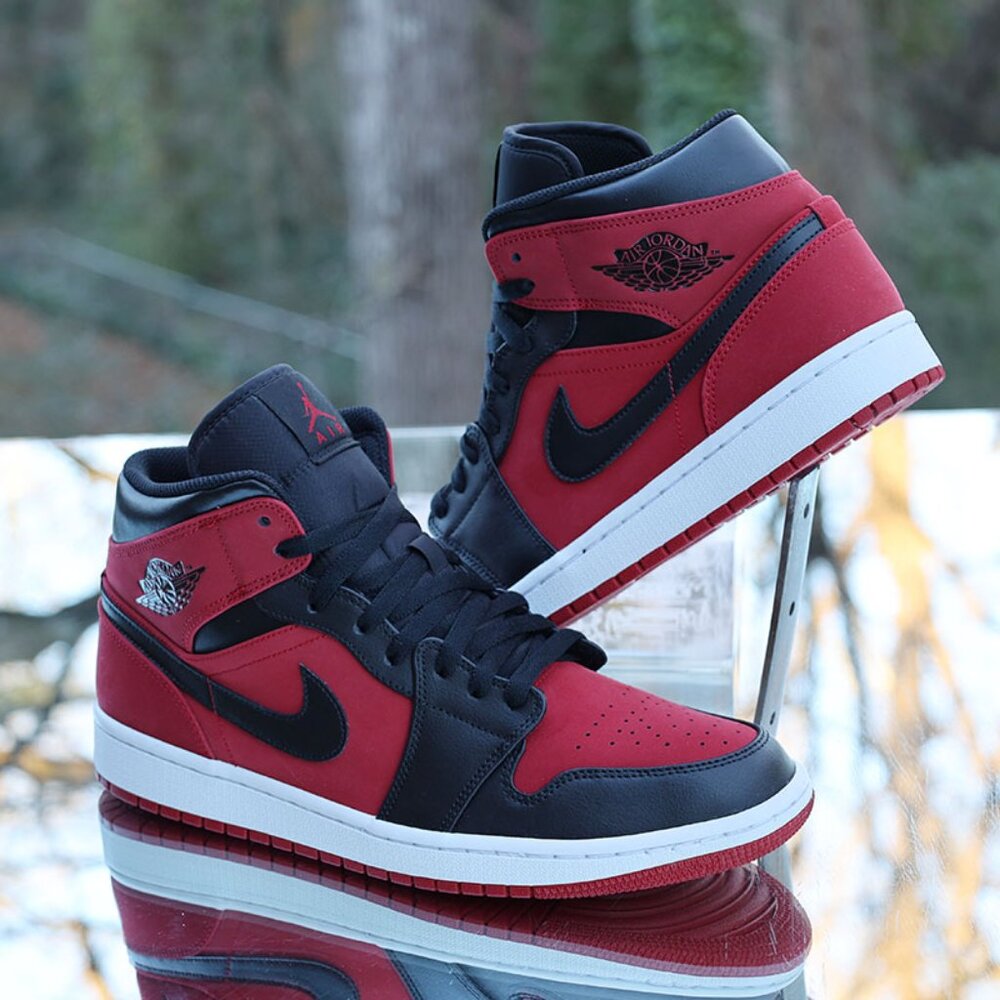 Jordan 1 Mid Reverse Banned 2018